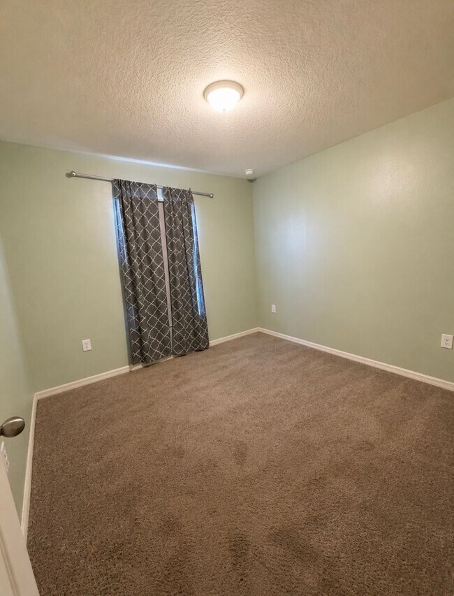 Building Photo - Spacious 4-Bedroom Home for Rent in Palm Bay!