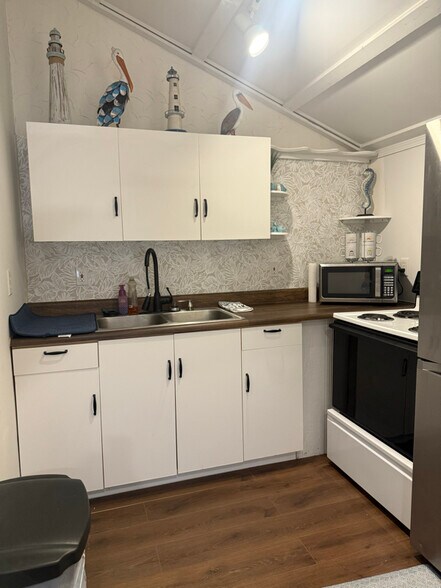 Building Photo - 704 Mystic View Rd