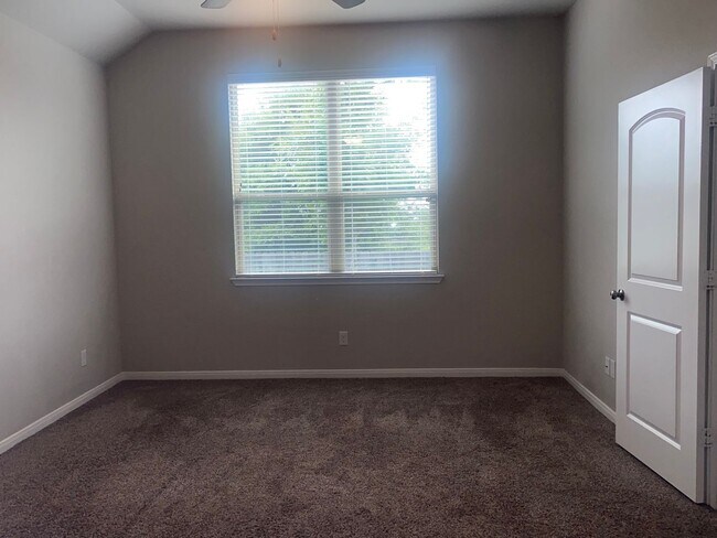 Building Photo - 3 BEDROOM, PLUS OFFICE, BELTON ISD