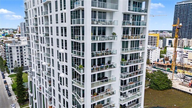 Building Photo - 601 NE 27th St