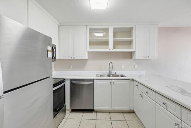 Building Photo - 1025 Estes St