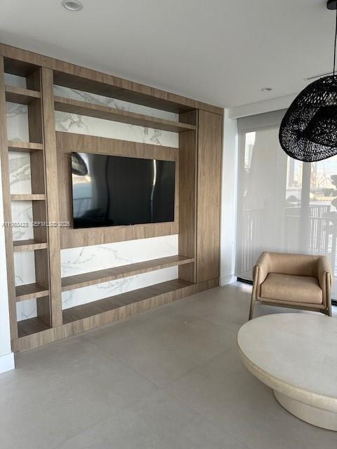 Building Photo - 801 N Venetian Dr