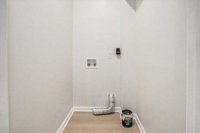 Building Photo - Move fast on this one. Apply within 24 hours of your showing and lock in $250 off your monthly re...