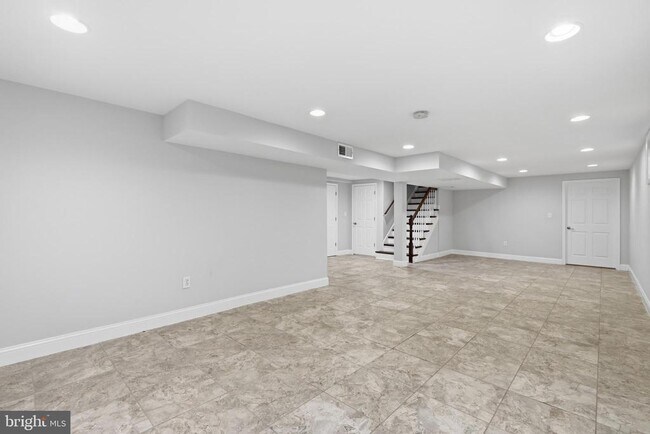Building Photo - 1719 Melbourne Dr