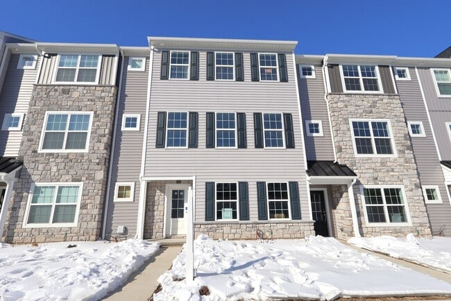 Building Photo - 2459 Spring Water Cir