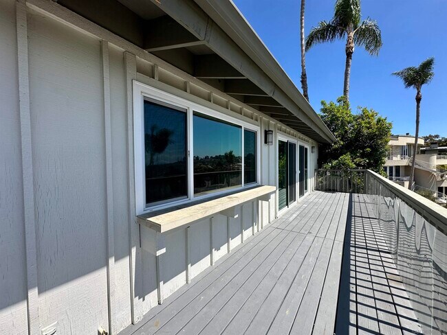 Building Photo - 6920 Country Club Dr