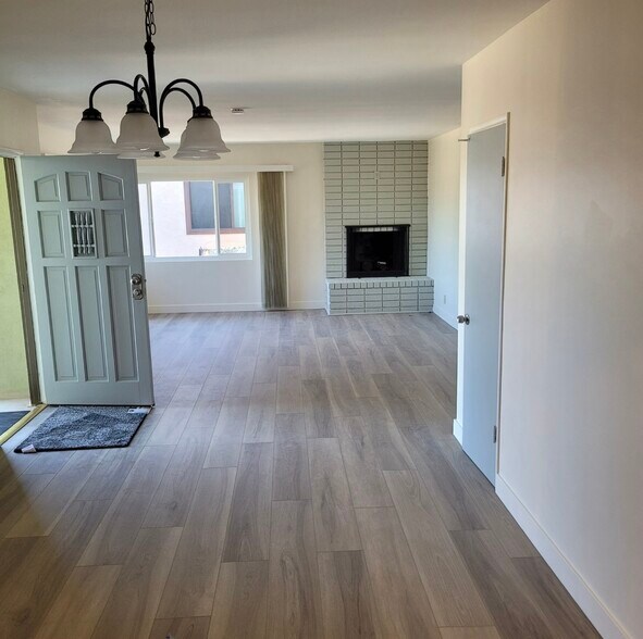 Building Photo - 2614 Voorhees Ave