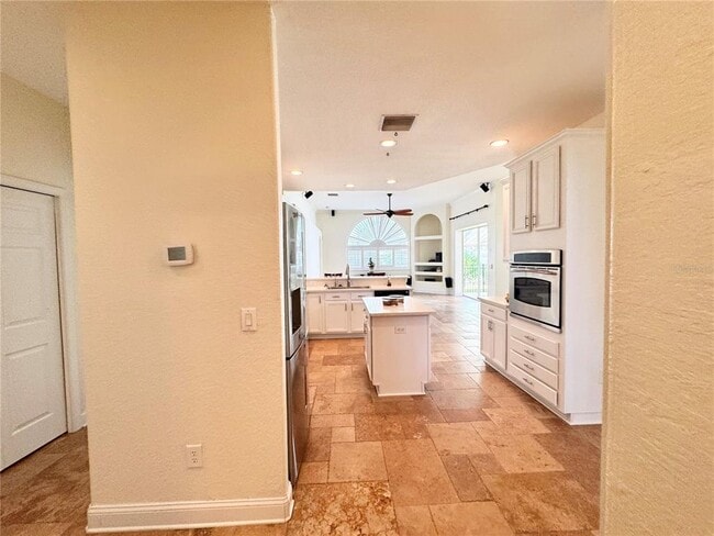 Building Photo - 27130 Firebush Dr