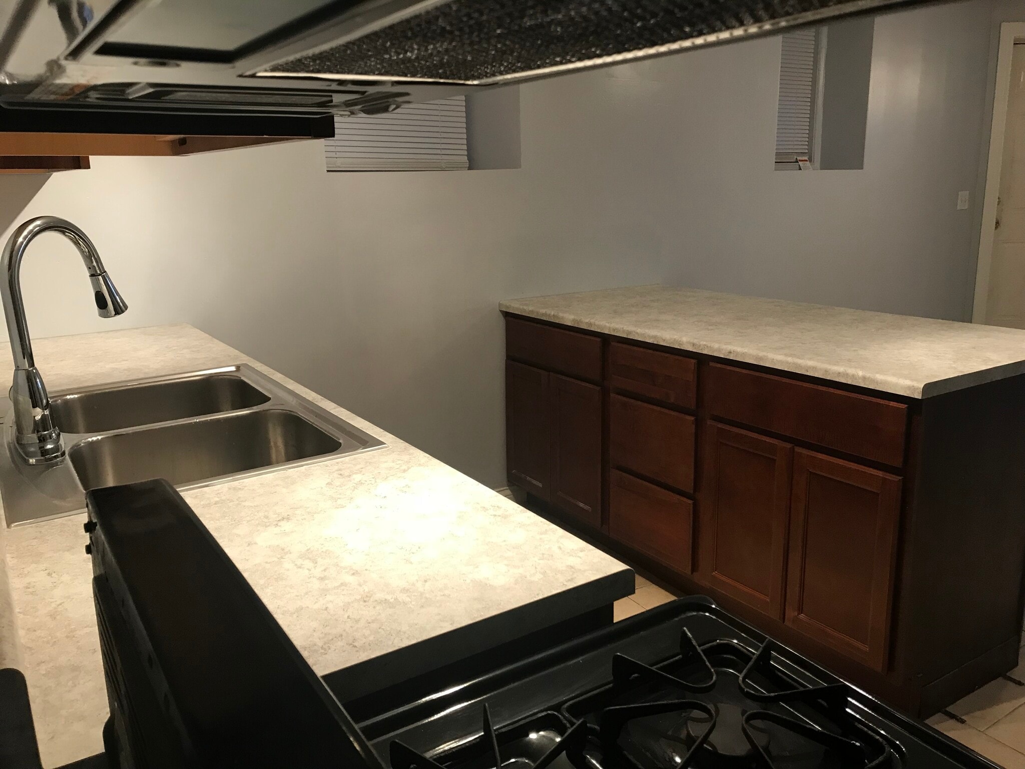 Building Photo - 6117 S Vernon Ave