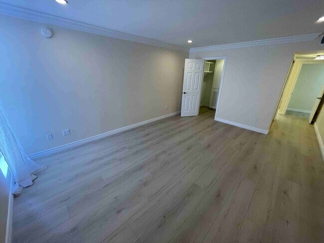 Building Photo - COMPLETELY UPDATED AND REMODELED ENCINO SP...