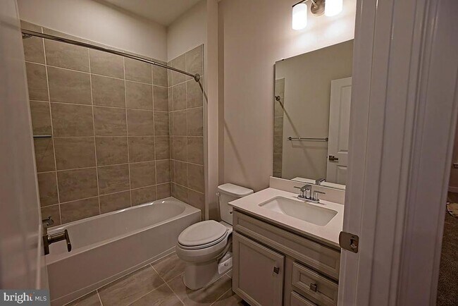 Building Photo - 9390 Tanfield Dr