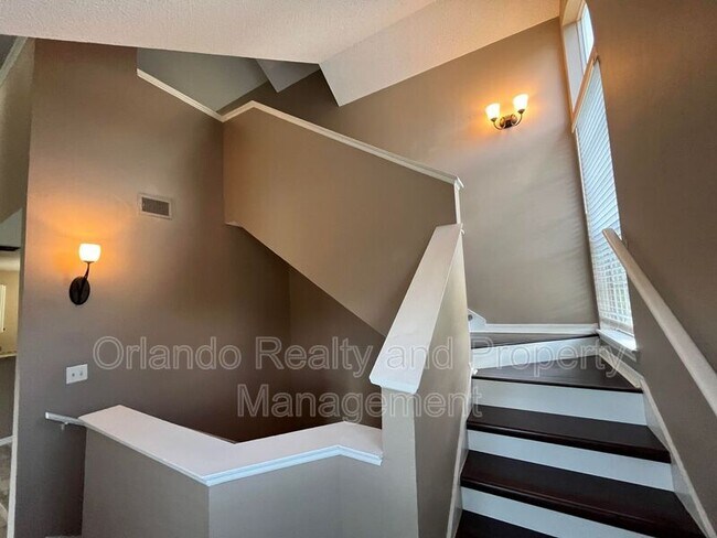 Building Photo - 6088 Westgate Dr