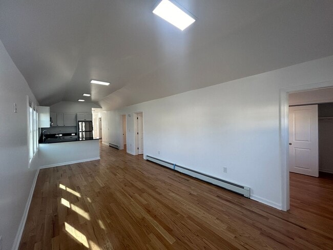 Building Photo - 1602 Heck Ave