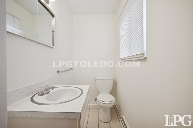 Building Photo - 3860 Sheffield Ct