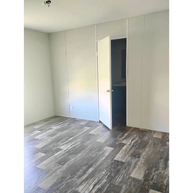 Building Photo - 1520 Nancys Dr