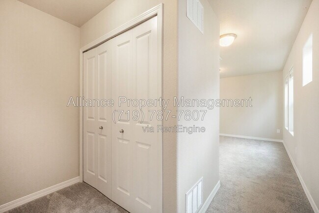 Building Photo - 7851 Lathrop Vw