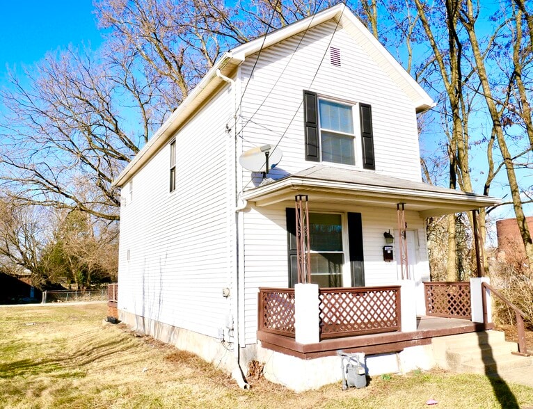 Building Photo - 8 W Lutton St