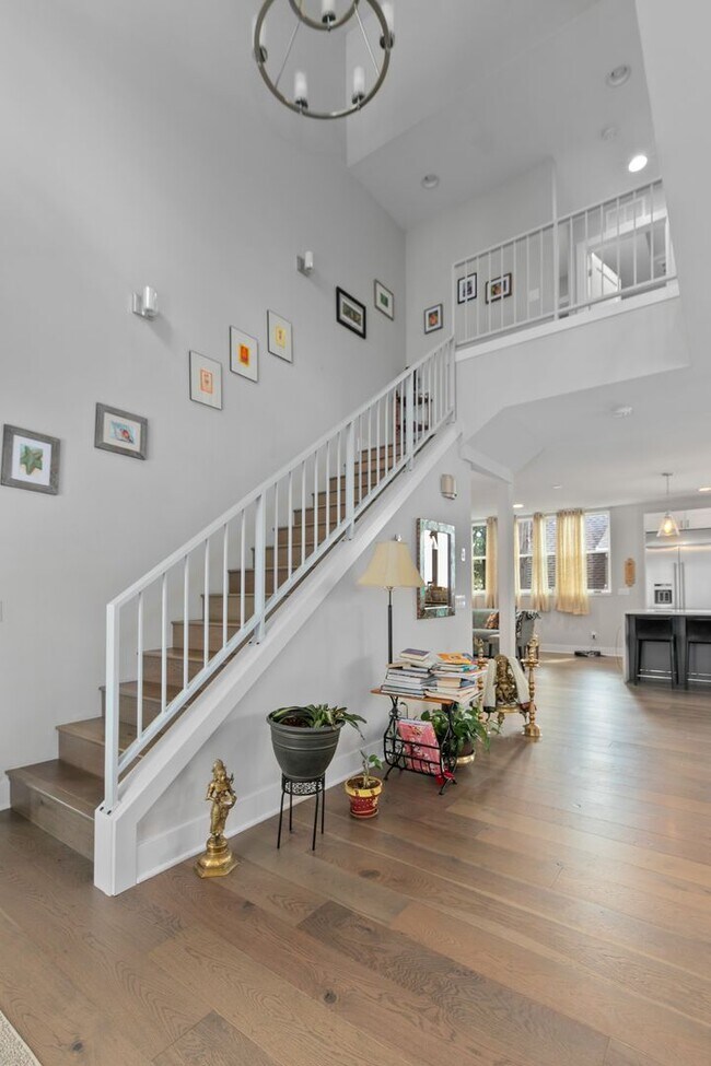 Building Photo - 5Bd/3.25Ba Seattle House