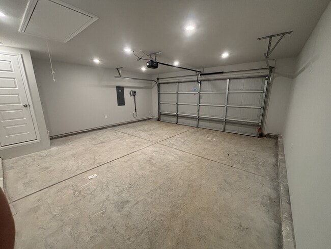 Building Photo - 104 Settlement Dr