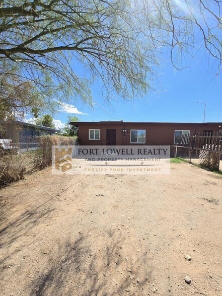 Building Photo - 3051 E Proctor Vista