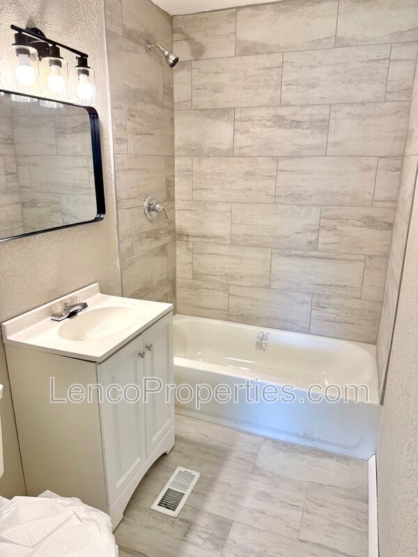 Building Photo - 2741 SW Murray Dr