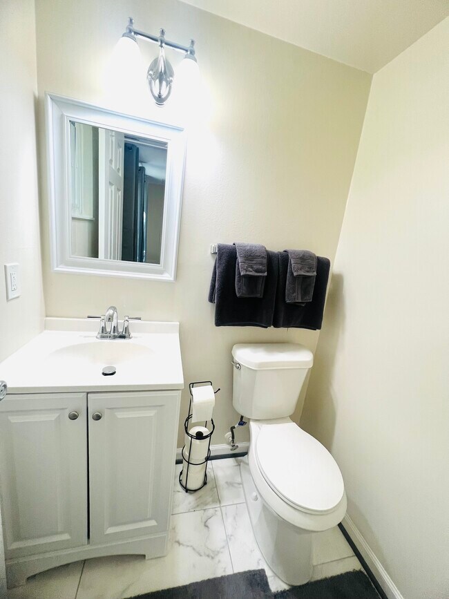 Half Bathroom in Master Bedroom - 6208 S Elberon St