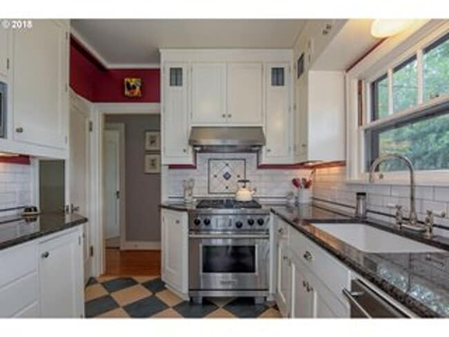 Building Photo - BEAUTIFUL TUDOR ON ALAMEDA RIDGE, 4/2.5
