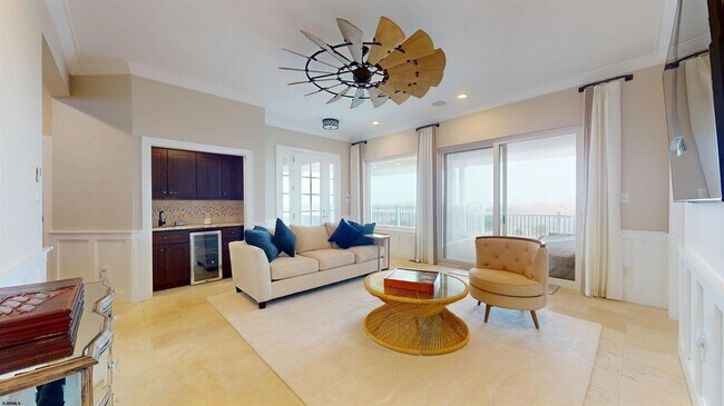 Building Photo - 404 21st St S