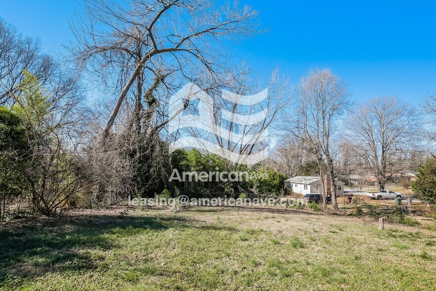 Building Photo - 802 Abington Dr