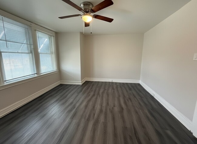 Building Photo - 620 n Wilton-