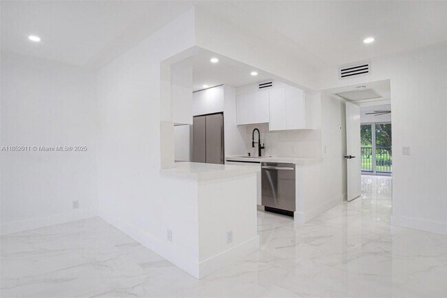 Building Photo - 13250 SW 7th Ct