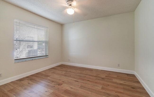 Building Photo - 474 Stonemont Dr