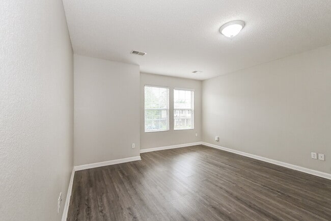 Building Photo - 2500 Boxford Ln