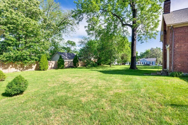 Building Photo - Charming 4BE/3BA Home in Historic Downtown Franklin!