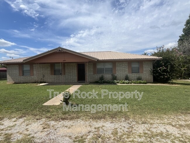 Primary Photo - 14145 Cr 3500 Lp