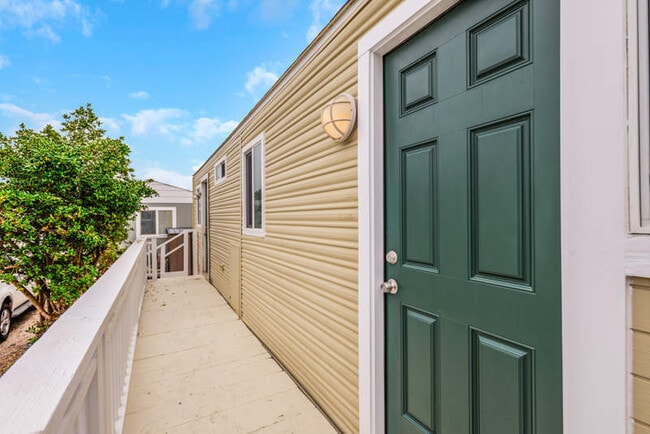 Building Photo - 341 3rd Ave