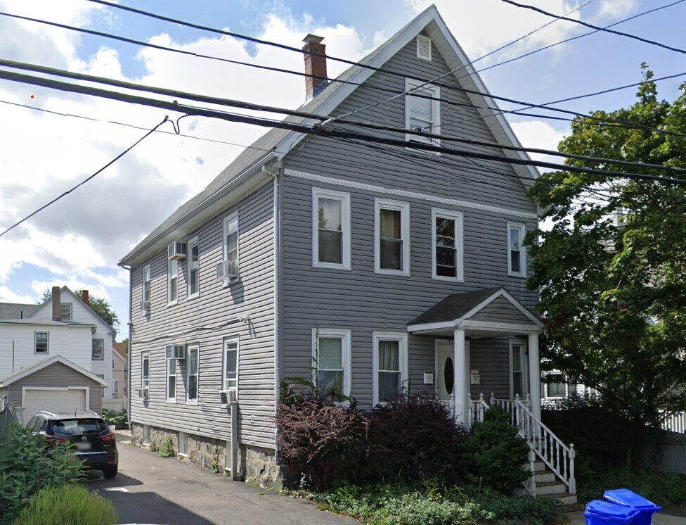 Building Photo - 422 Charles St