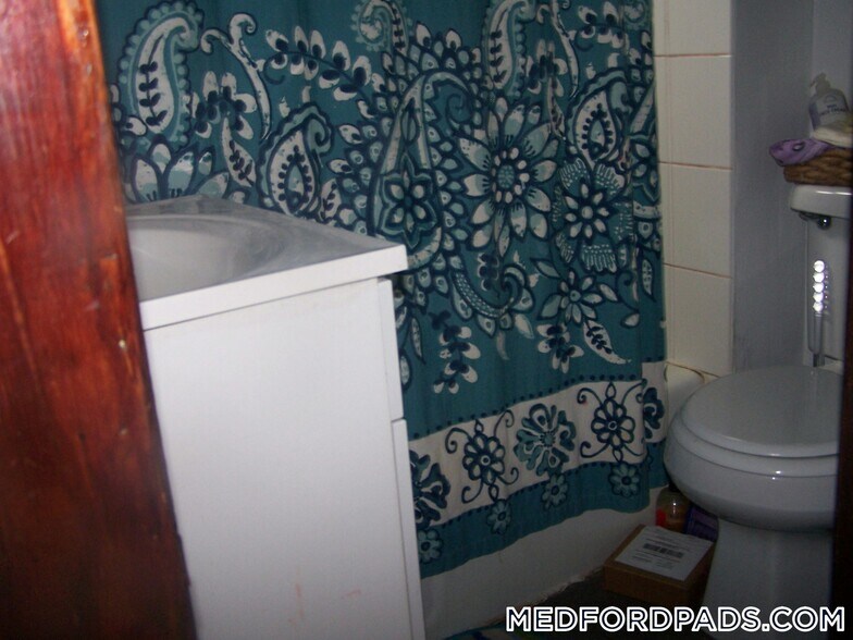 Building Photo - 79 Capen St