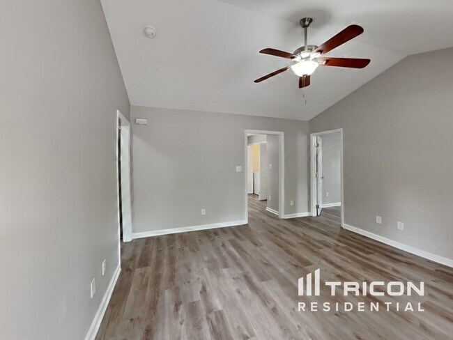 Building Photo - 5945 Presentation St