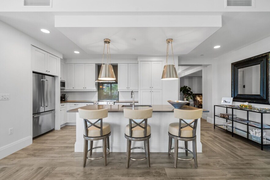 Building Photo - 1035 3rd Ave S