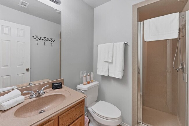 Building Photo - 730 E Mather St