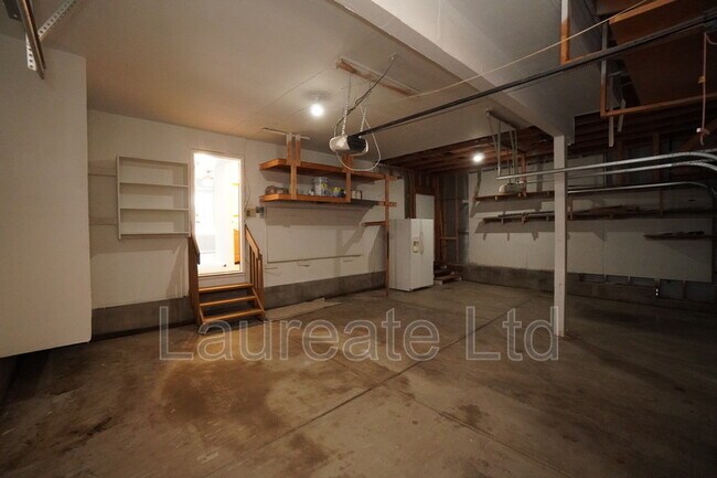 Building Photo - 10182 Woodrose Ct
