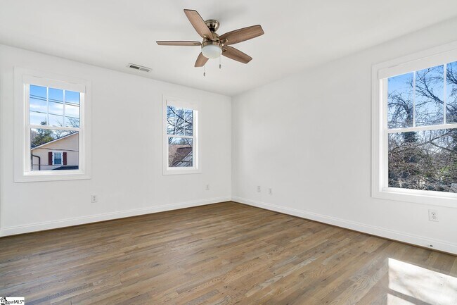 Building Photo - 309 Echols St