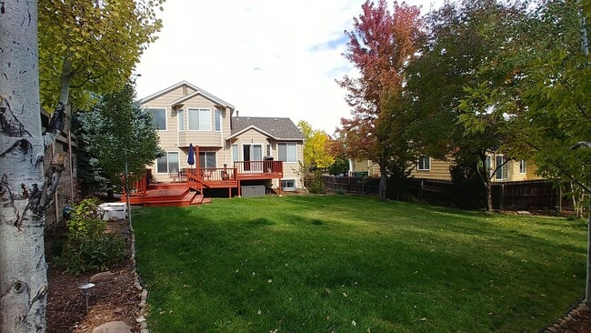 Building Photo - Beautiful 3 Bedroom Home Available ASAP!