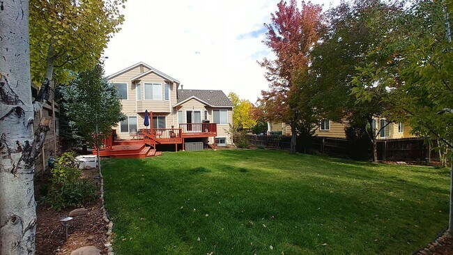 Building Photo - Beautiful 3 Bedroom Home Available in Sept...