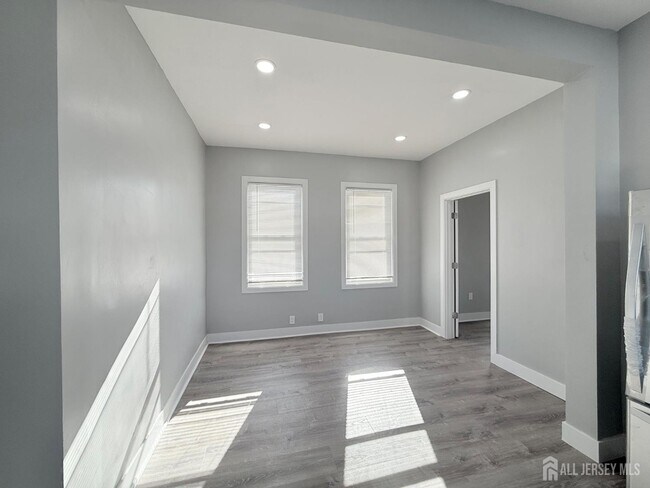 Building Photo - 146 Hayward Ave