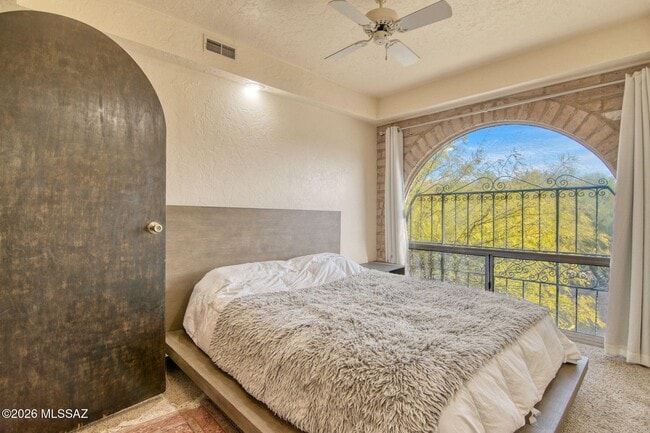 Building Photo - 6490 N Val Dosta Dr