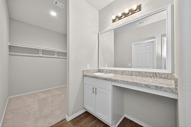 Building Photo - 15171 Willow Tree Ln