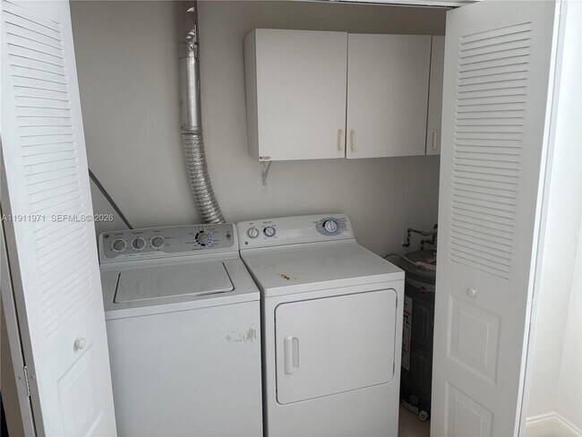 Building Photo - 1040 NW 80th Ave