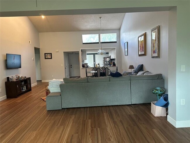 Building Photo - 435 Meadowood Blvd